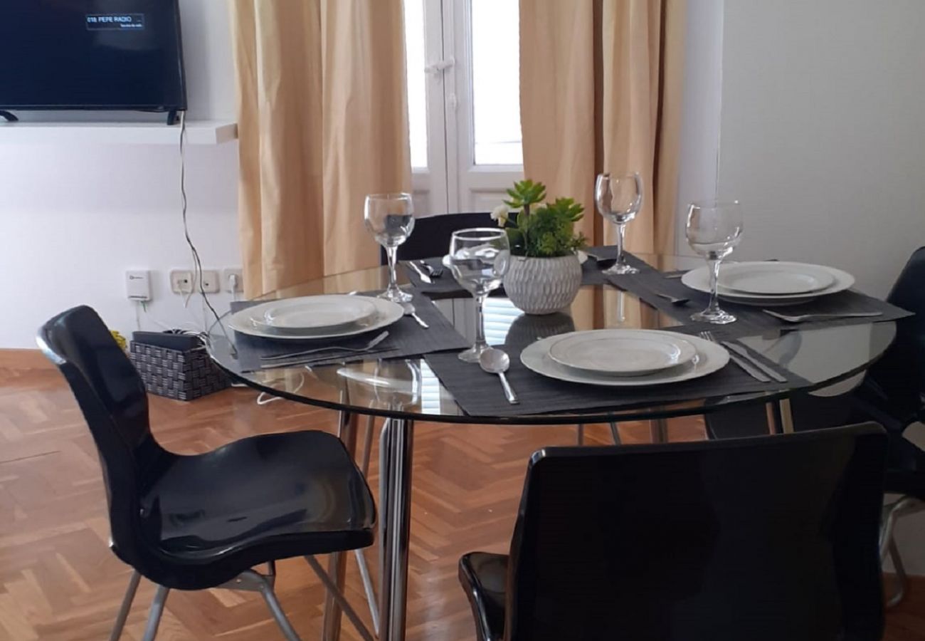 Studio in Madrid - M (ABD13) APARTMENT 4 PAX CITY CENTER- LATINA- SOL