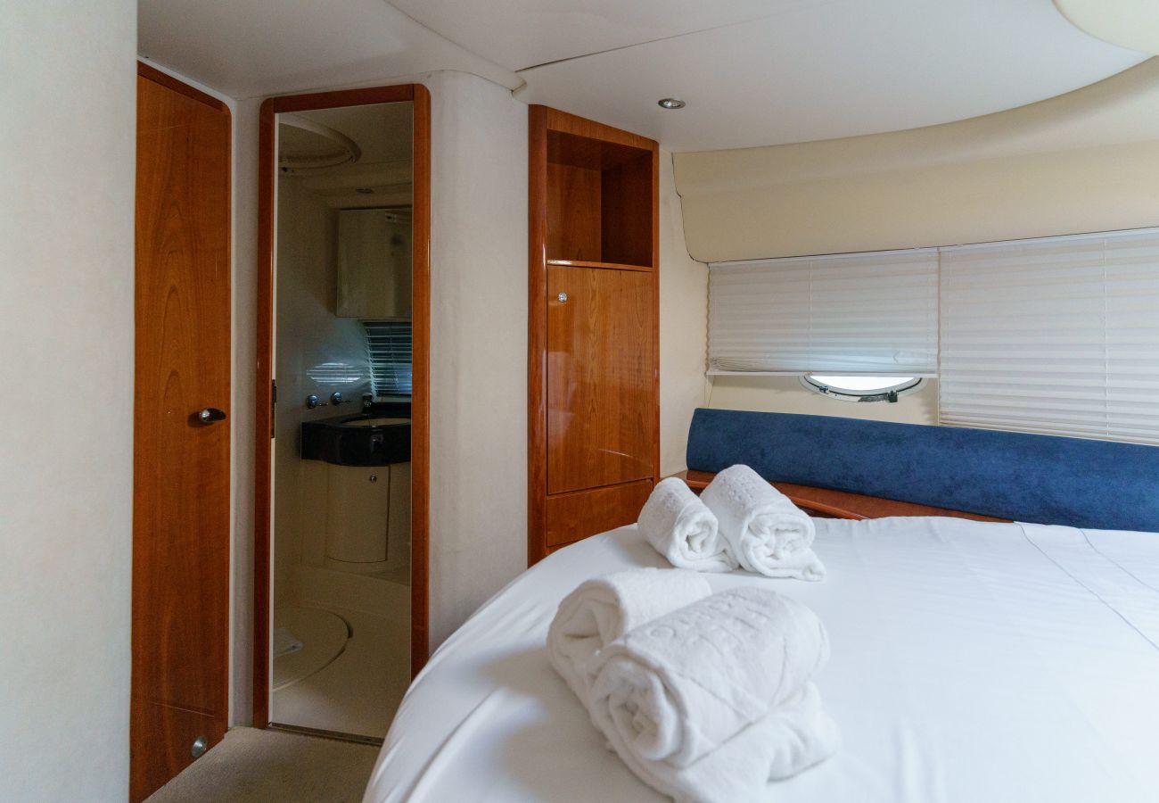 Boat in Vila Nova de Gaia - Boat of 2 bedrooms to 0 m beach