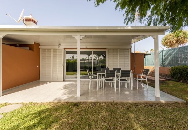 Bungalow/Linked villa in Maspalomas - Bungalow Los Melocotones garden and pool by Lightbooking