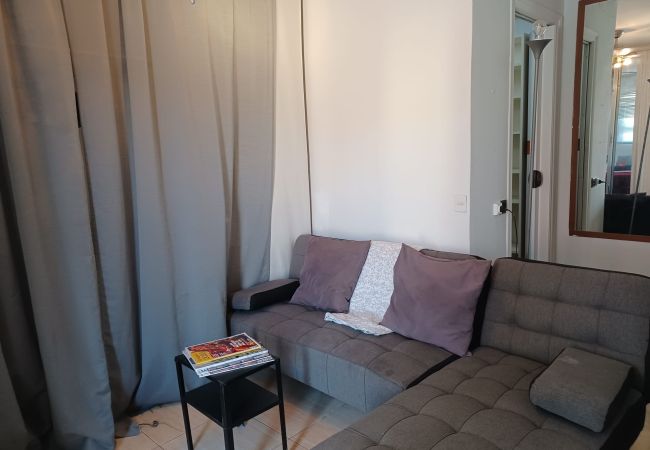 Apartment in Madrid - M (VAL37) Ap. Chueca-Fuencarral patio privado Apartment in Madrid - M (VAL37) Ap. Chueca-Fuencarral patio privado