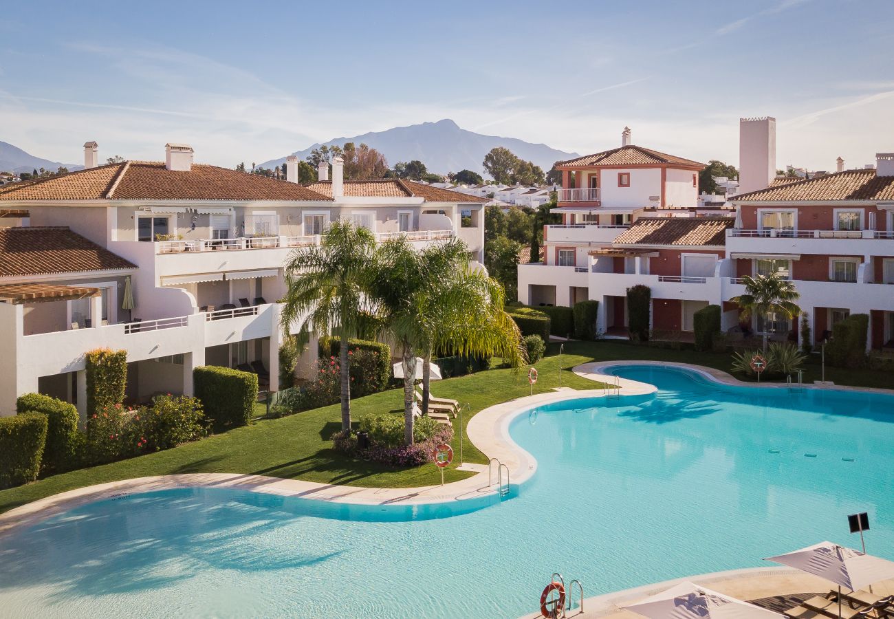 Community pool of this apartment in Marbella