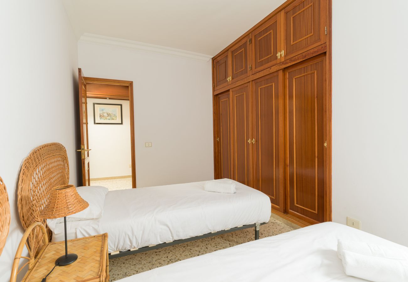 Apartment in Las Palmas de Gran Canaria - Apartment for 6 people to 10 m beach