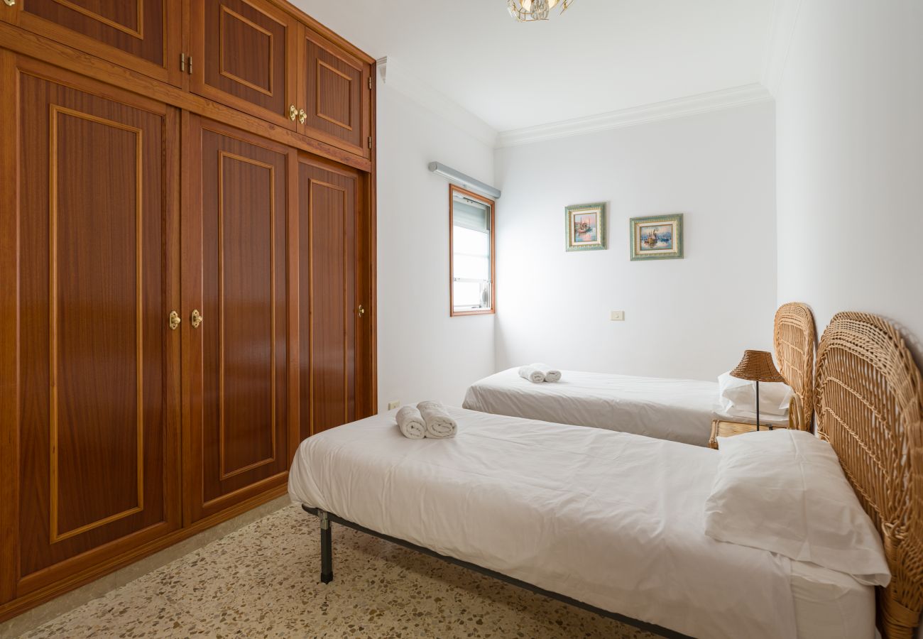 Apartment in Las Palmas de Gran Canaria - Apartment for 6 people to 10 m beach