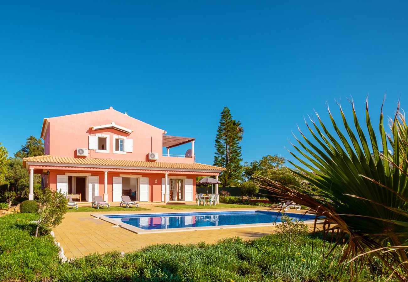 Villa in Carvoeiro - Villa with swimming pool to 2 km beach