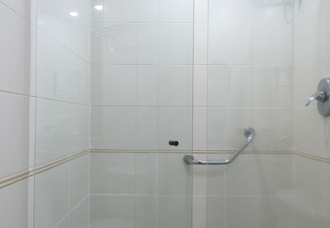 Rent by room in Rio de Janeiro - BPremium T3 0405.4 (Barra)