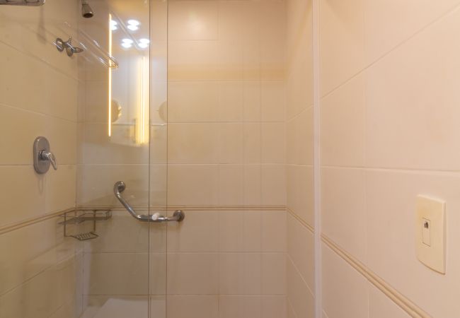 Rent by room in Rio de Janeiro - BPremium T5 0406.4 (Barra) Rent by room in Rio de Janeiro - BPremium T5 0406.4 (Barra)