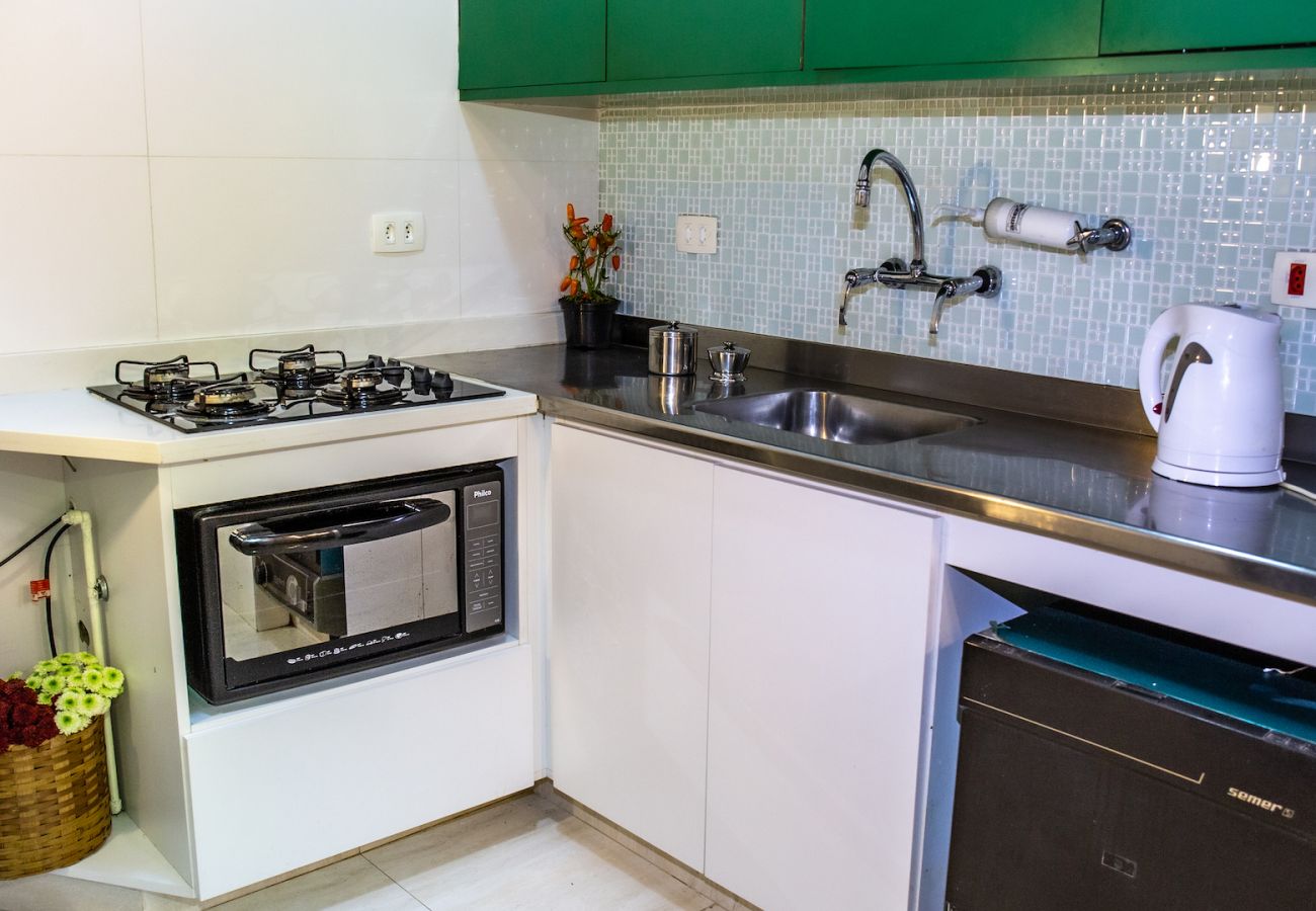 Equipped and decorated kitchen