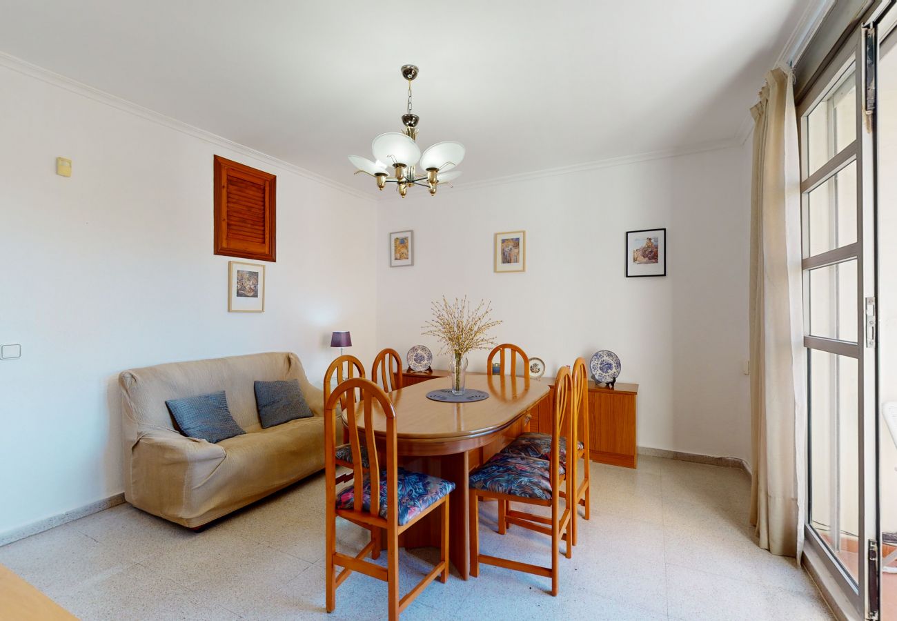 Apartment in Alicante / Alacant - Apartment with air-conditioned to 950 m beach