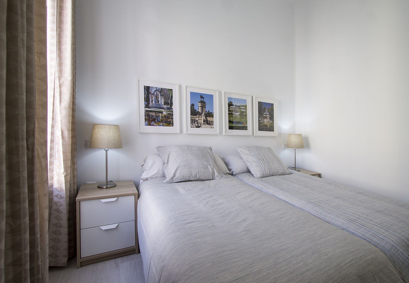 Apartment in Madrid - APT (GND42) RETIRO ATOCHA I