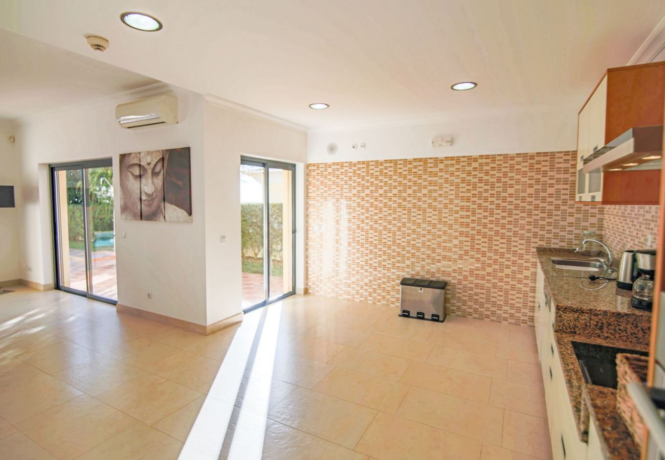 Villa in Lagos - Villa of 4 bedrooms to 600 m beach