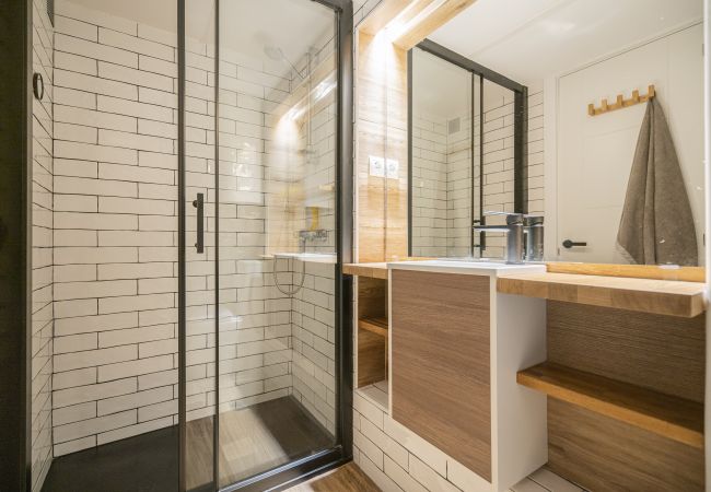 Apartment in Madrid - M (AMPE350) Apartamento dúplex con patio Apartment in Madrid - M (AMPE350) Apartamento dúplex con patio
