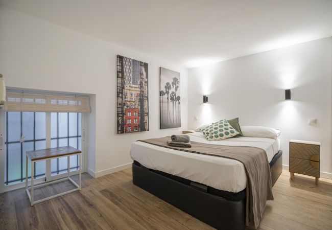 Apartment in Madrid - M (AMPE350) Apartamento dúplex con patio Apartment in Madrid - M (AMPE350) Apartamento dúplex con patio