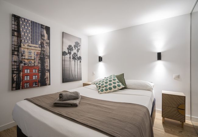 Apartment in Madrid - M (AMPE350) Apartamento dúplex con patio Apartment in Madrid - M (AMPE350) Apartamento dúplex con patio