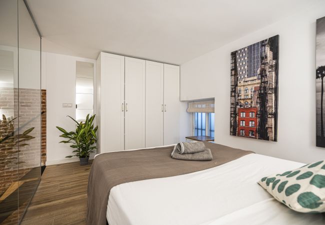 Apartment in Madrid - M (AMPE350) Apartamento dúplex con patio Apartment in Madrid - M (AMPE350) Apartamento dúplex con patio