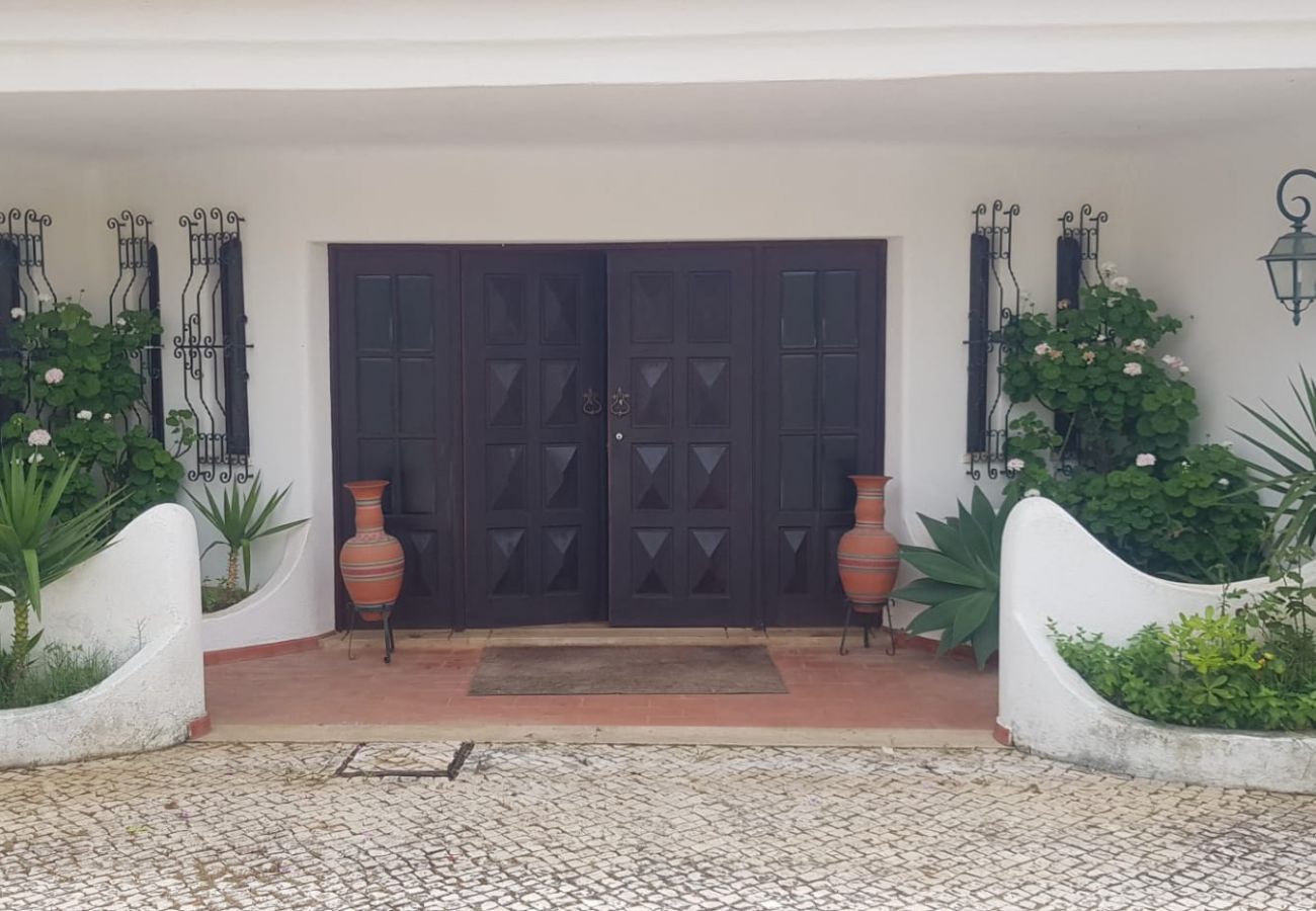 Villa in Albufeira - Villa for 18 people to 500 m beach