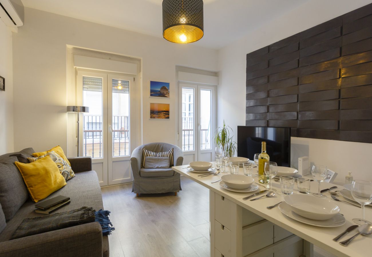 Apartment in Cádiz - Apartment of 2 bedrooms to 1 km beach