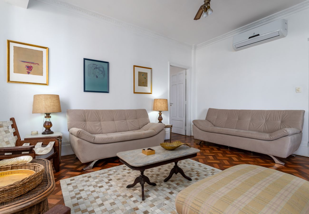 Apartment in Rio de Janeiro - Charming in Copa | Ocean View | BI701 Z3