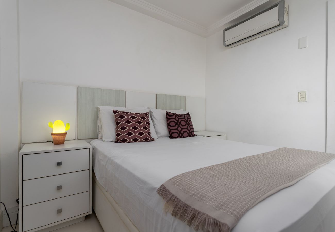 Apartment in Rio de Janeiro - LC2207 (Barra)