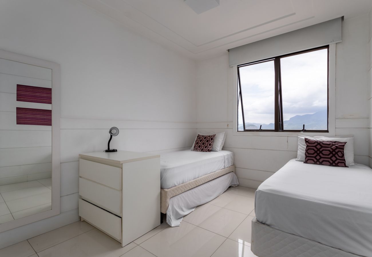 Apartment in Rio de Janeiro - LC2207 (Barra)