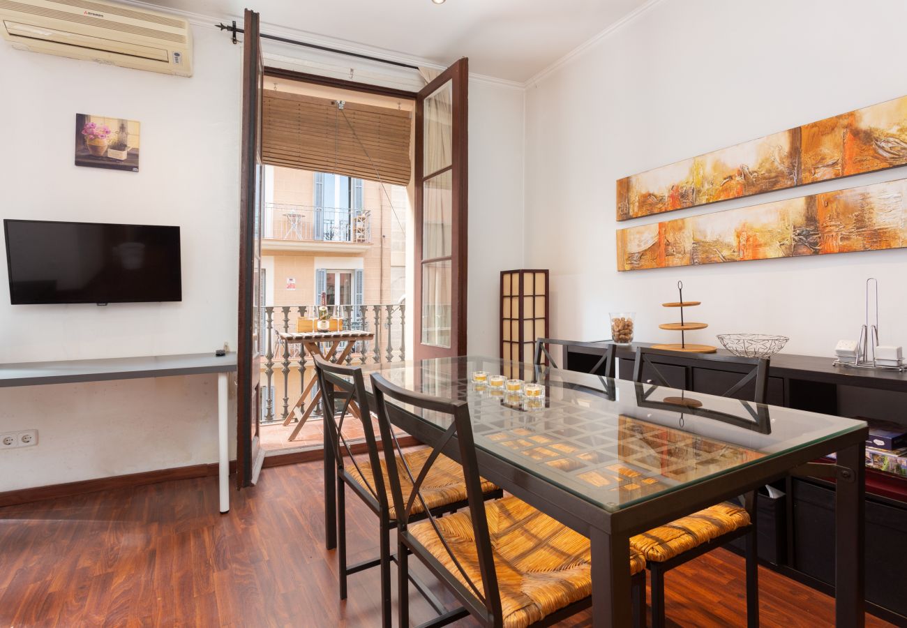 Apartment in Barcelona - TURO PARK, lovely apartment with balcony