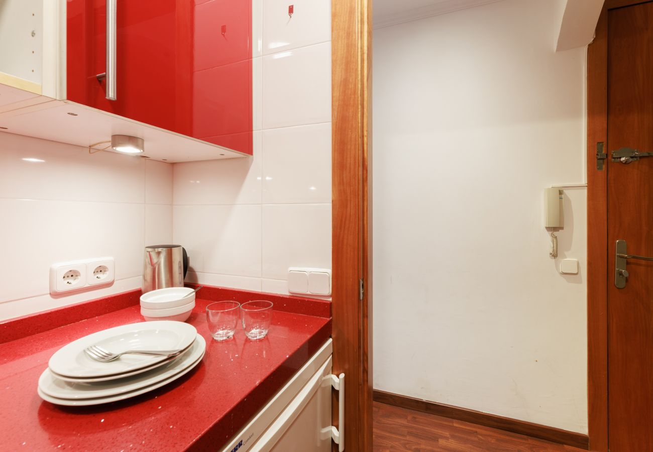 Apartment in Barcelona - TURO PARK, lovely apartment with balcony