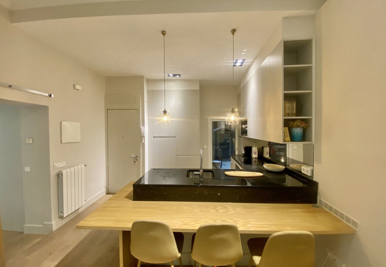 Apartment in Madrid - Lovely and Arts Flat Madrid City Center