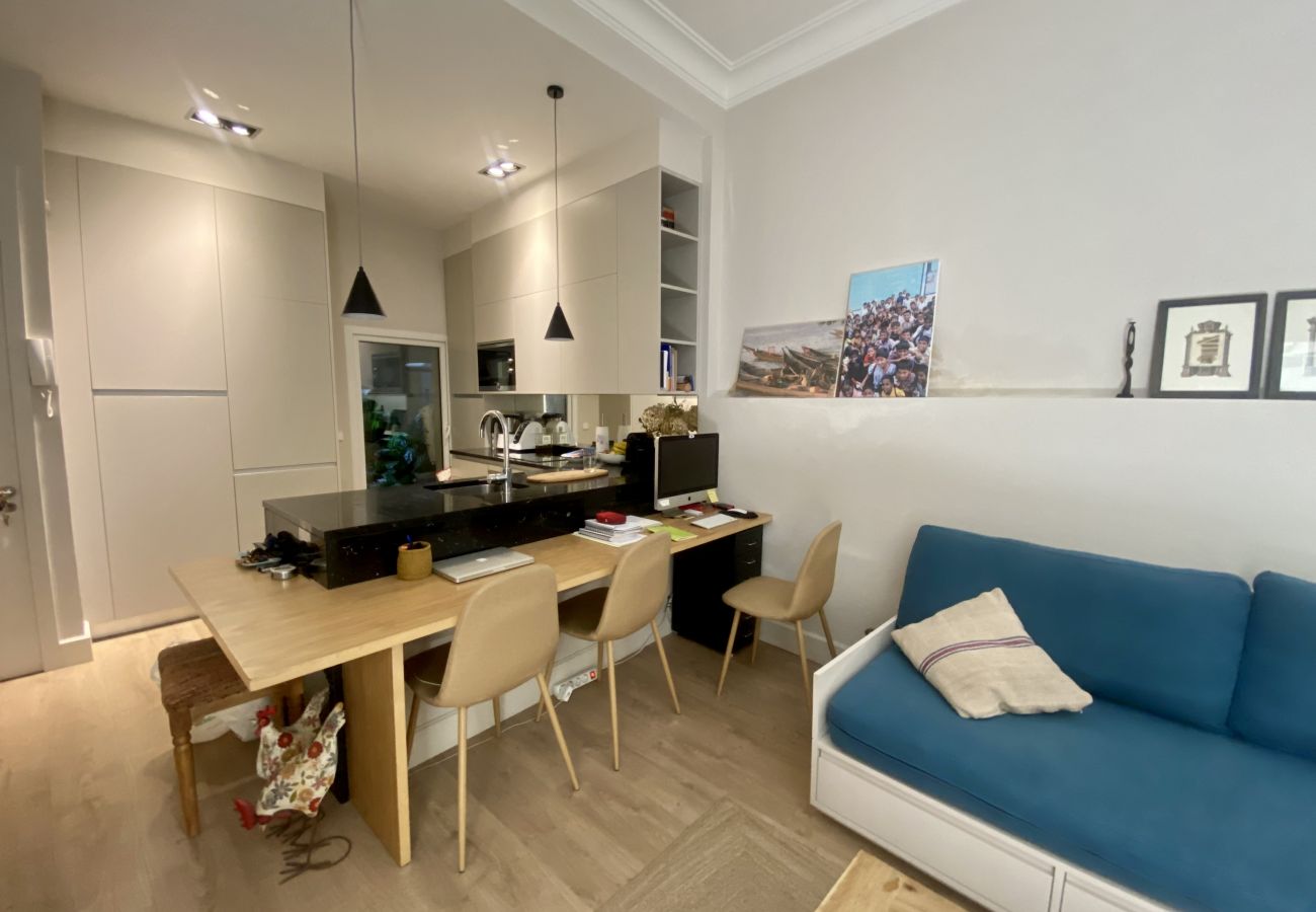 Apartment in Madrid - Lovely and Arts Flat Madrid City Center