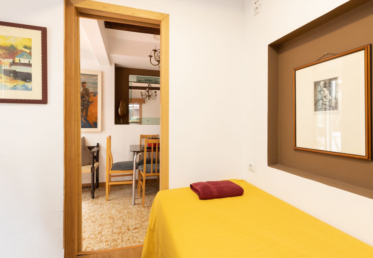 Apartment in Barcelona - PRIVATE TERRACE, 4 bedrooms, 2 bathrooms