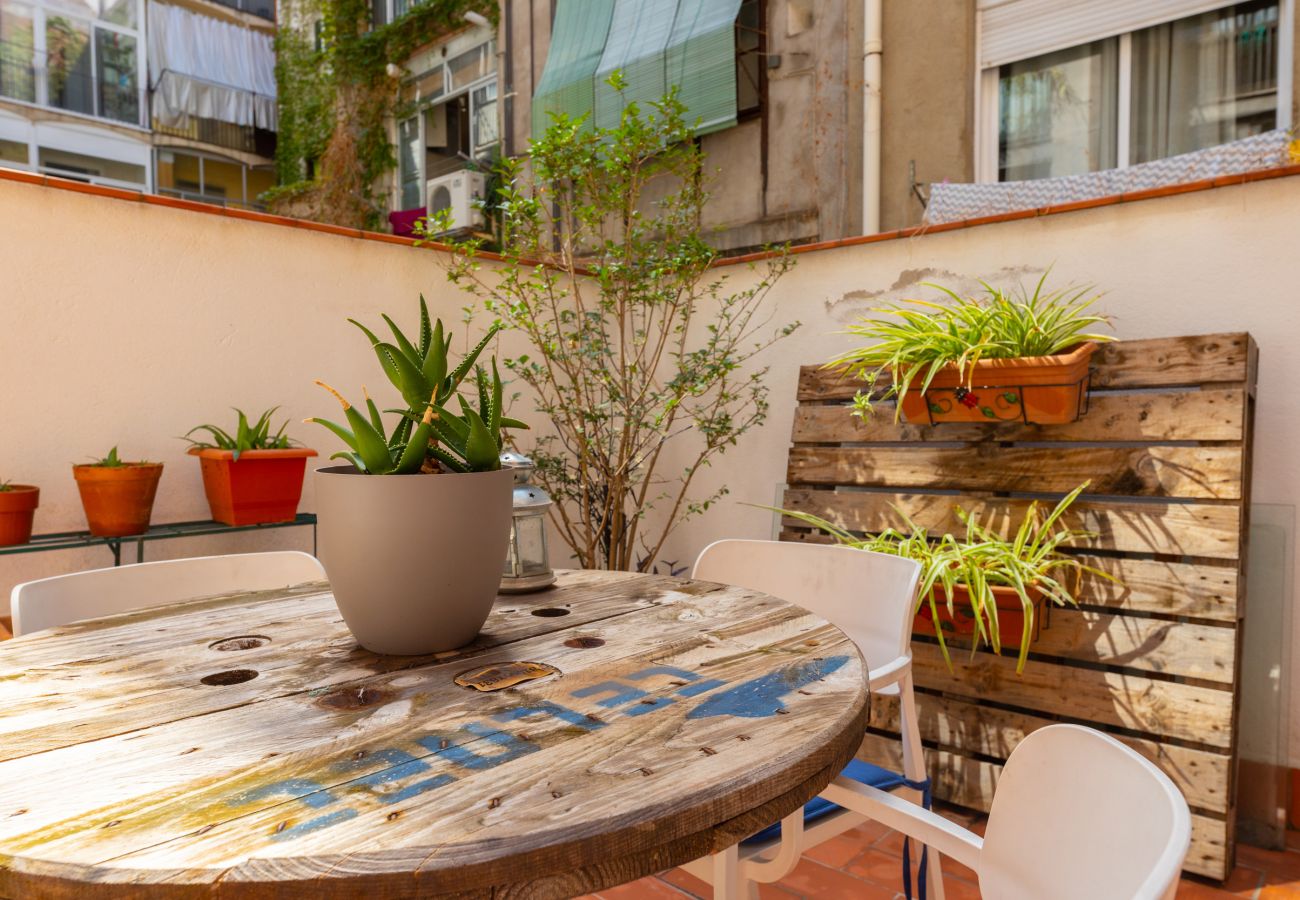 Apartment in Barcelona - PRIVATE TERRACE, 4 bedrooms, 2 bathrooms