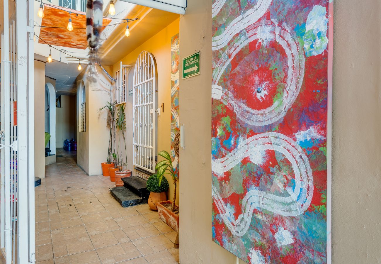 Aparthotel in Playa del Carmen - Izsla Suites Storytelling Suite Boutique MX 3