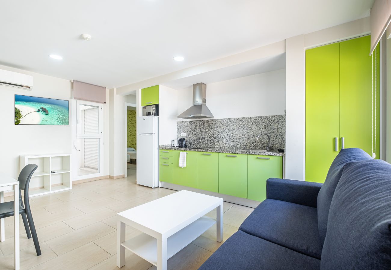 Aparthotel in Benidorm - Aparthotel of 2 bedrooms to 100 m beach