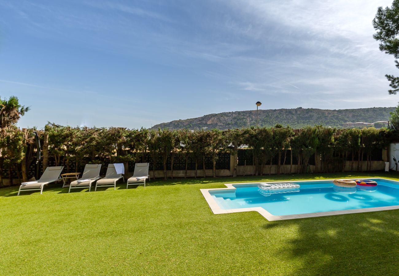 Villa in Alicante / Alacant - Villa with swimming pool in Alicante