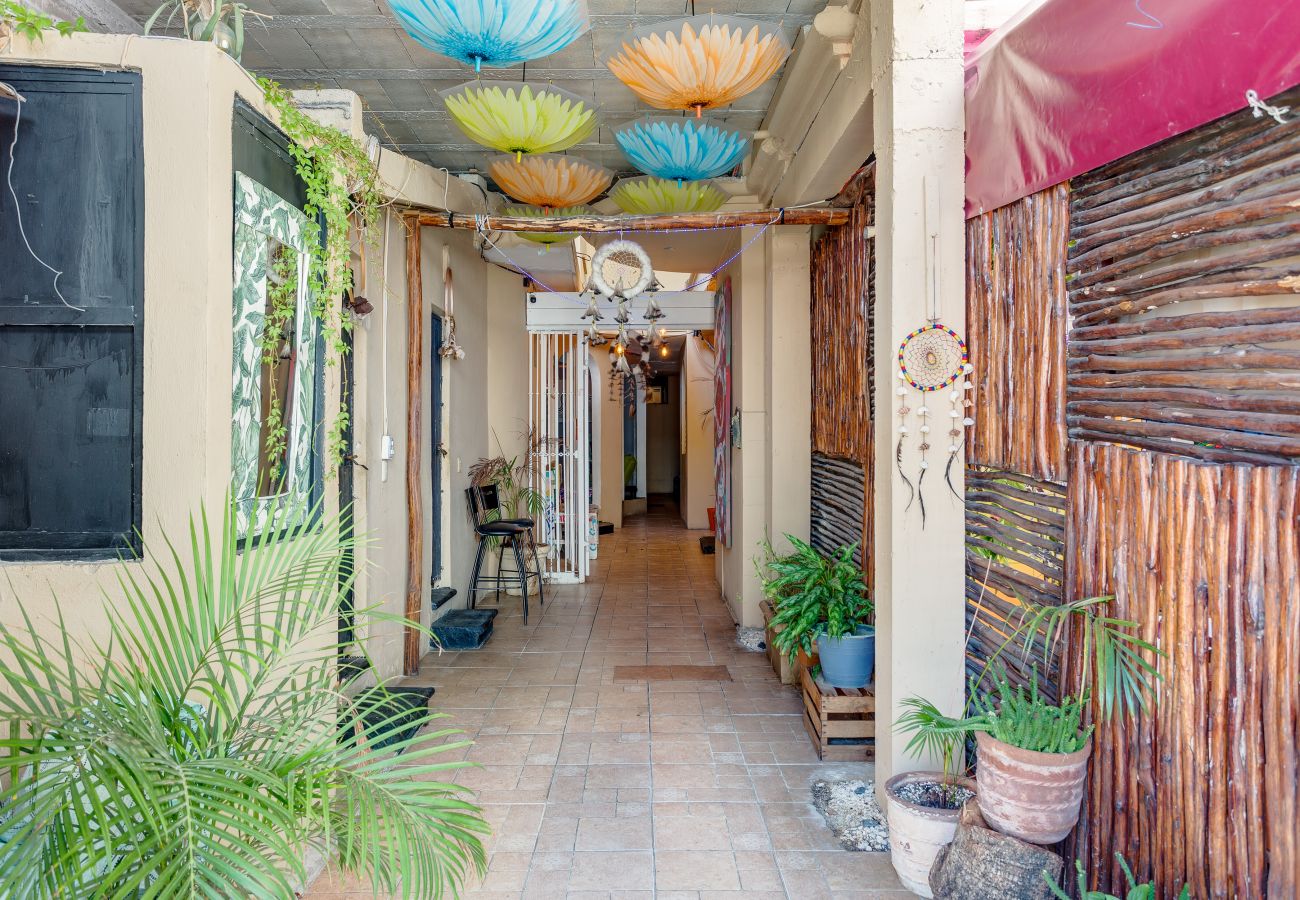 Aparthotel in Playa del Carmen - Izsla Suites Storytelling Suite Boutique MX 2