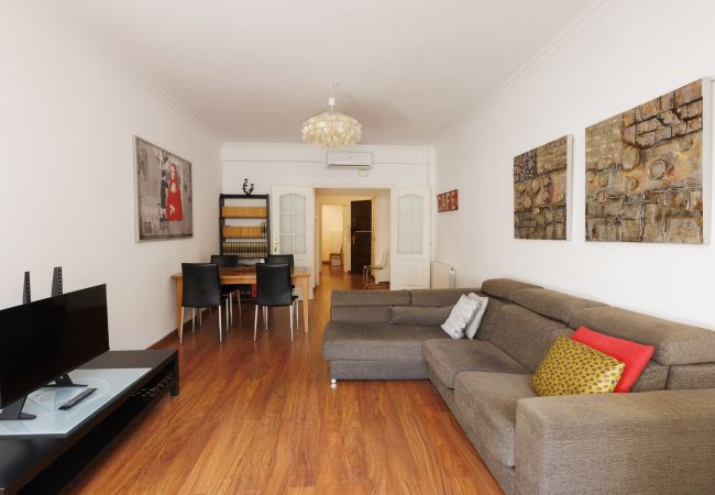 Apartment in Barcelona - Private terrace, 3 bedrooms, 2 bathrooms, central Barcelona