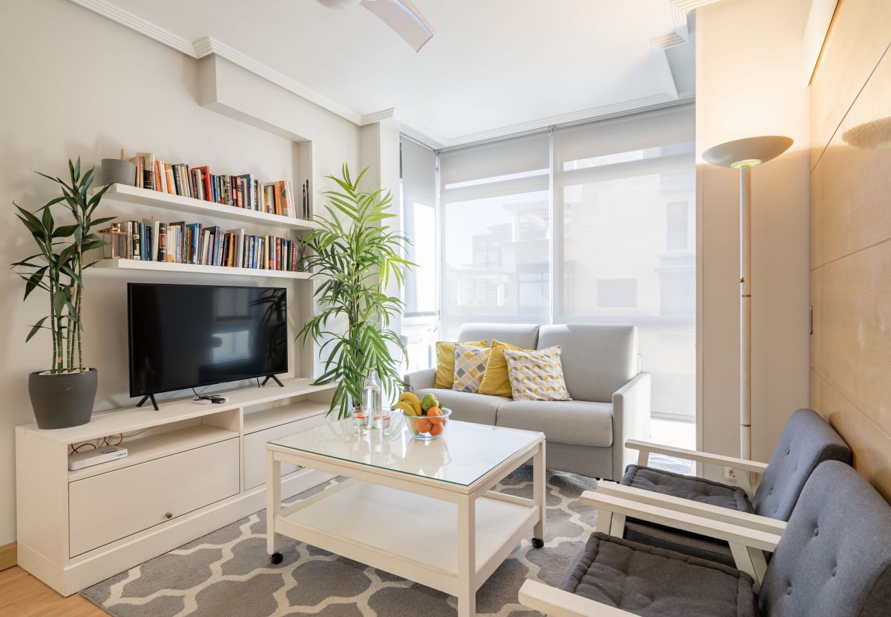 Apartment in Madrid - Lux apartment ISLAZUL gym+sauna M (EUR19)