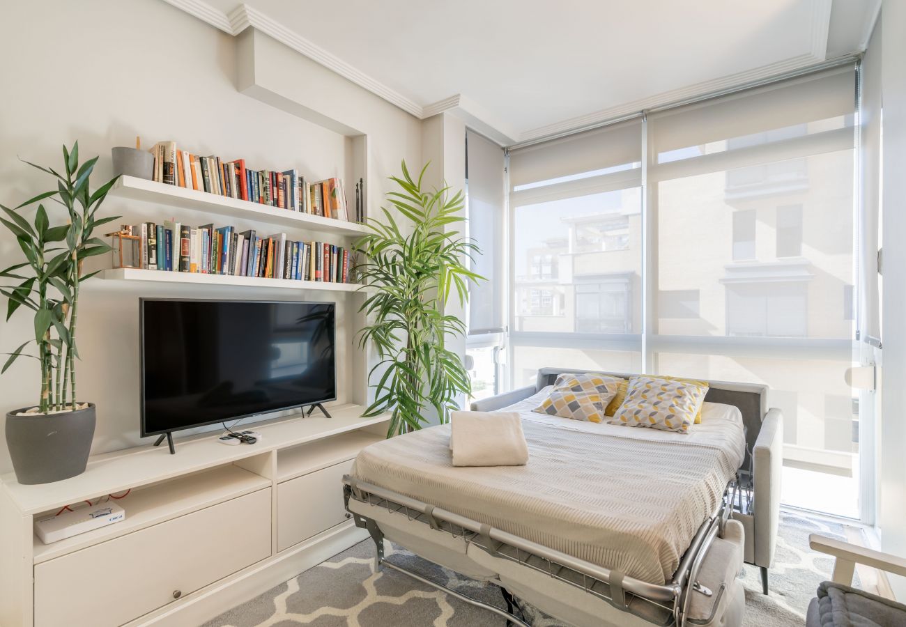 Apartment in Madrid - Lux apartment ISLAZUL gym+sauna M (EUR19)