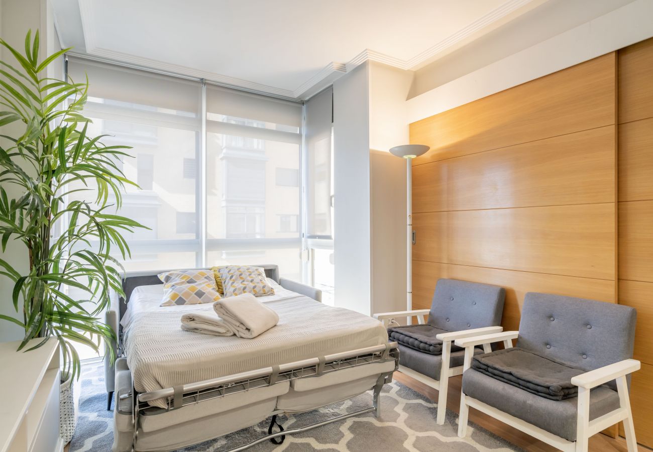 Apartment in Madrid - Lux apartment ISLAZUL gym+sauna M (EUR19)