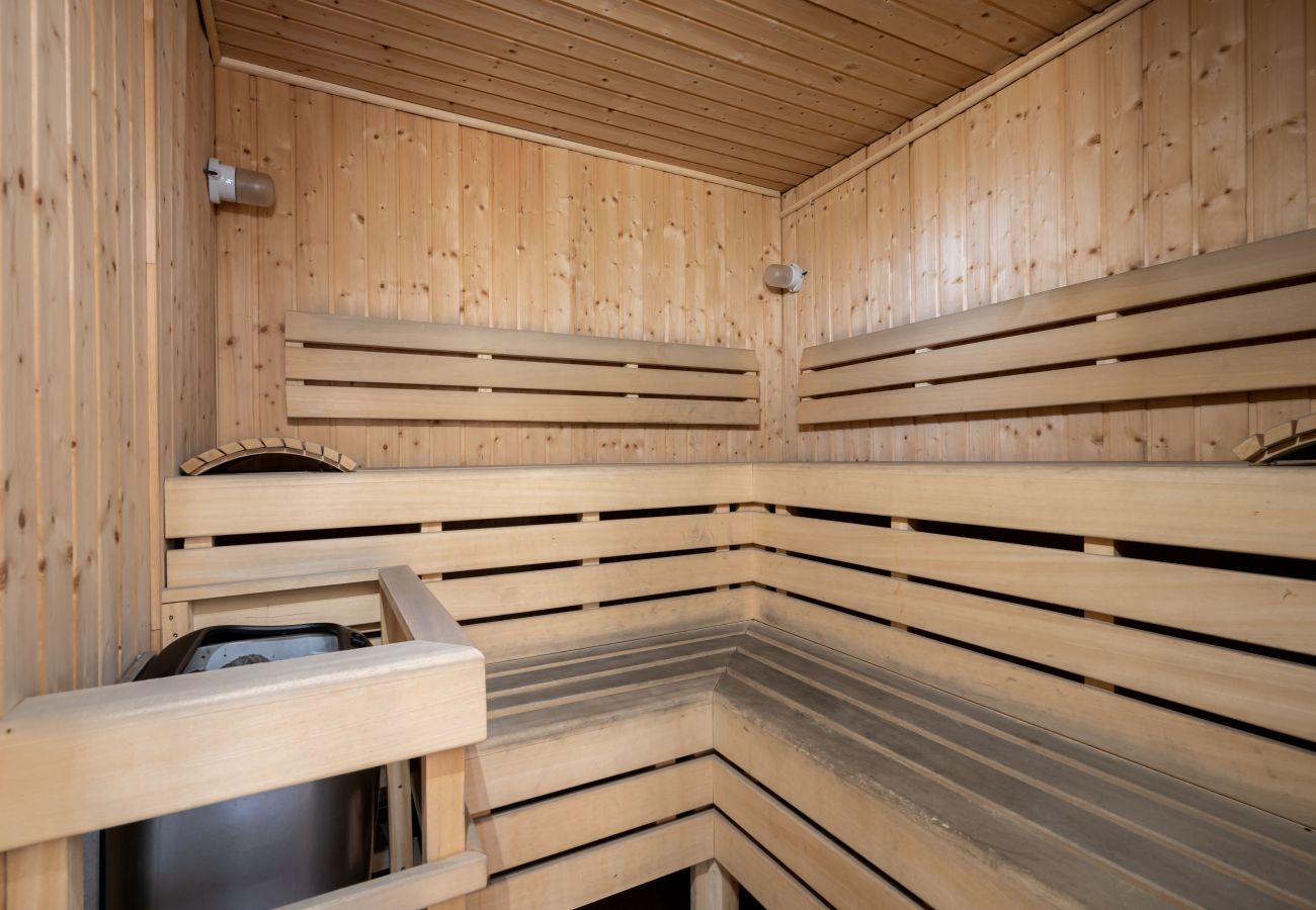 Apartment in Madrid - Lux apartment ISLAZUL gym+sauna M (EUR19)