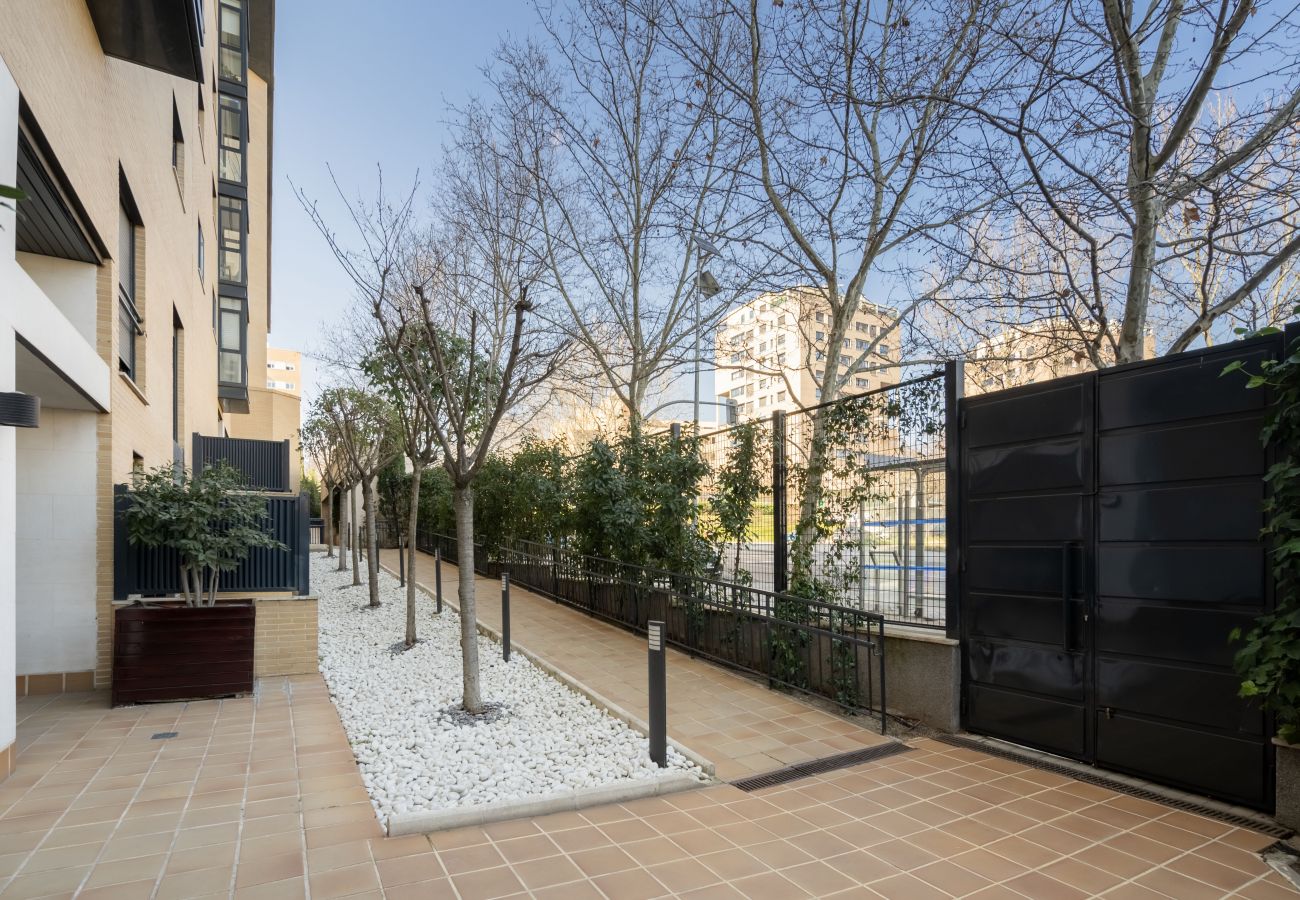 Apartment in Madrid - Lux apartment ISLAZUL gym+sauna M (EUR19)