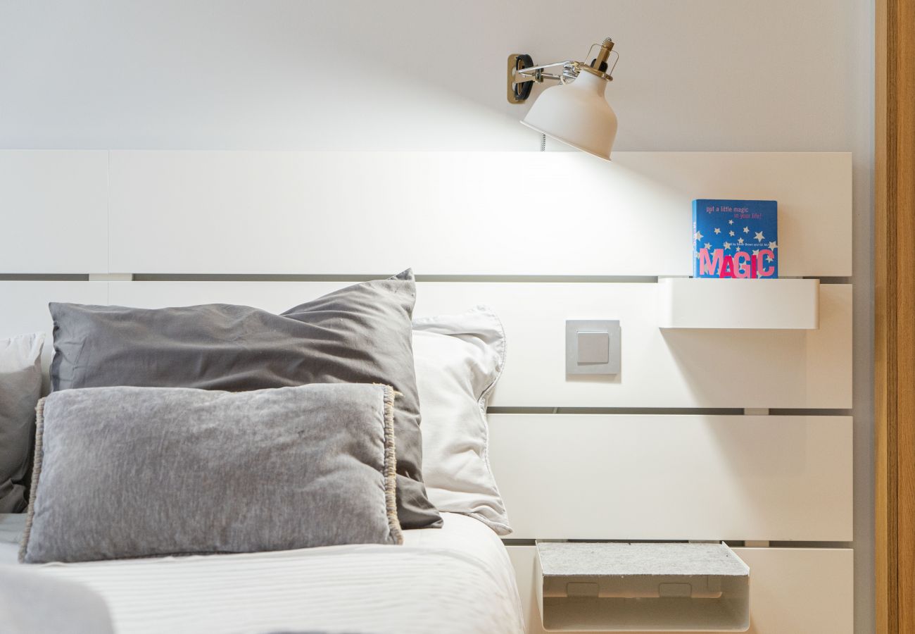 Apartment in Madrid - Lux apartment ISLAZUL gym+sauna M (EUR19)
