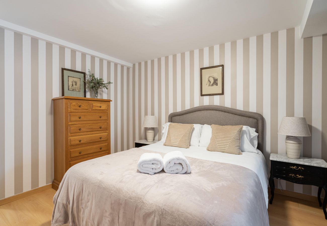 Apartment in Madrid - Luxury apartment Madrid center ATO35