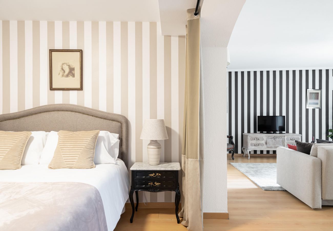 Apartment in Madrid - Luxury apartment Madrid center ATO35