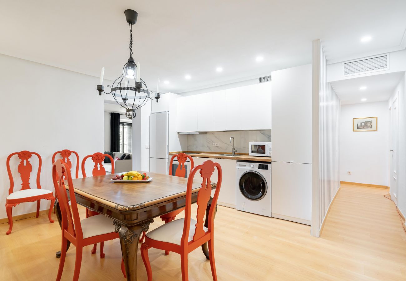 Apartment in Madrid - Luxury apartment Madrid center ATO35