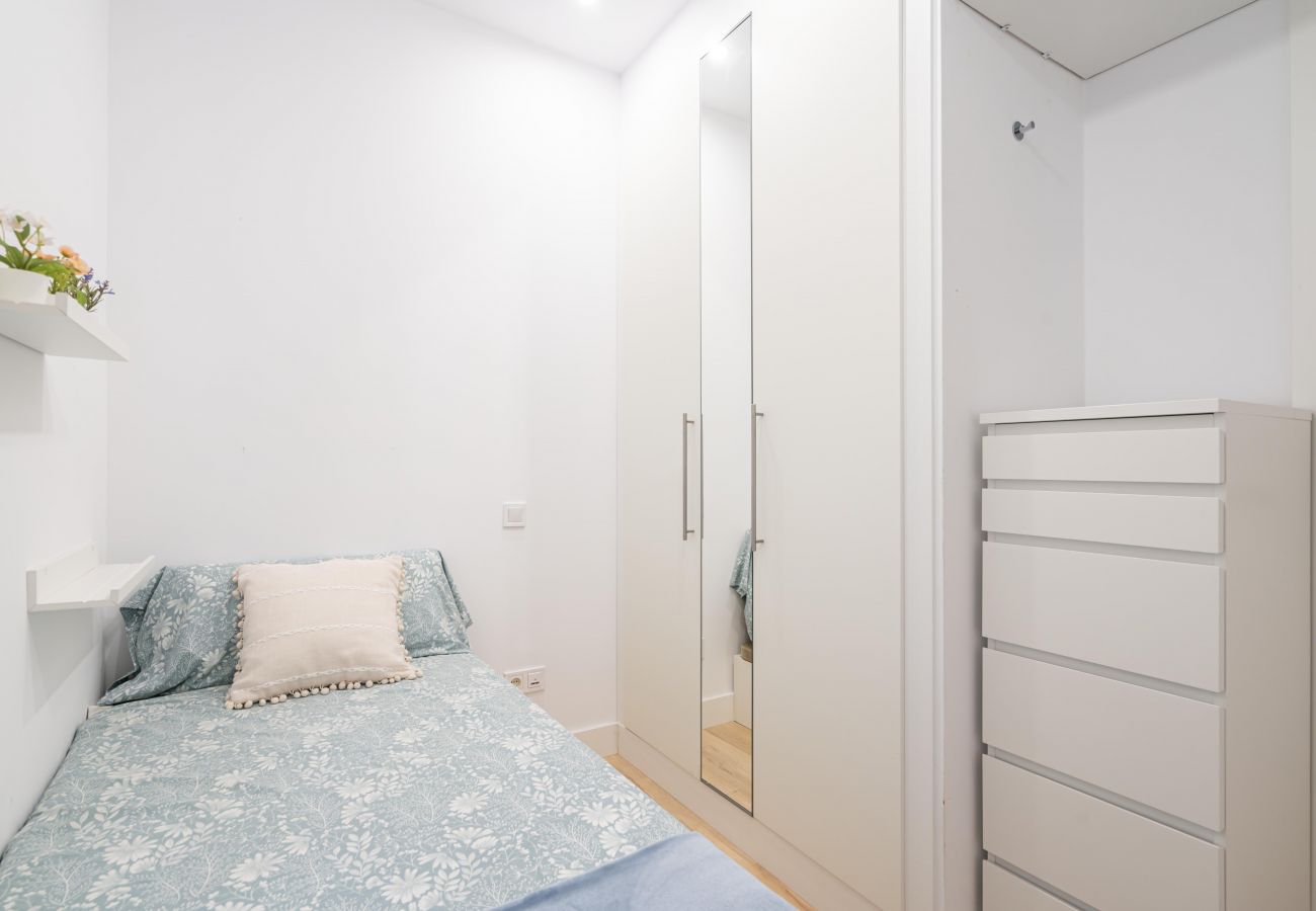 Apartment in Madrid - Cuatro Caminos Mercado Maravillas GRL3