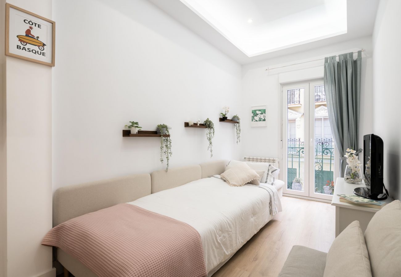 Apartment in Madrid - Cuatro Caminos Mercado Maravillas GRL3