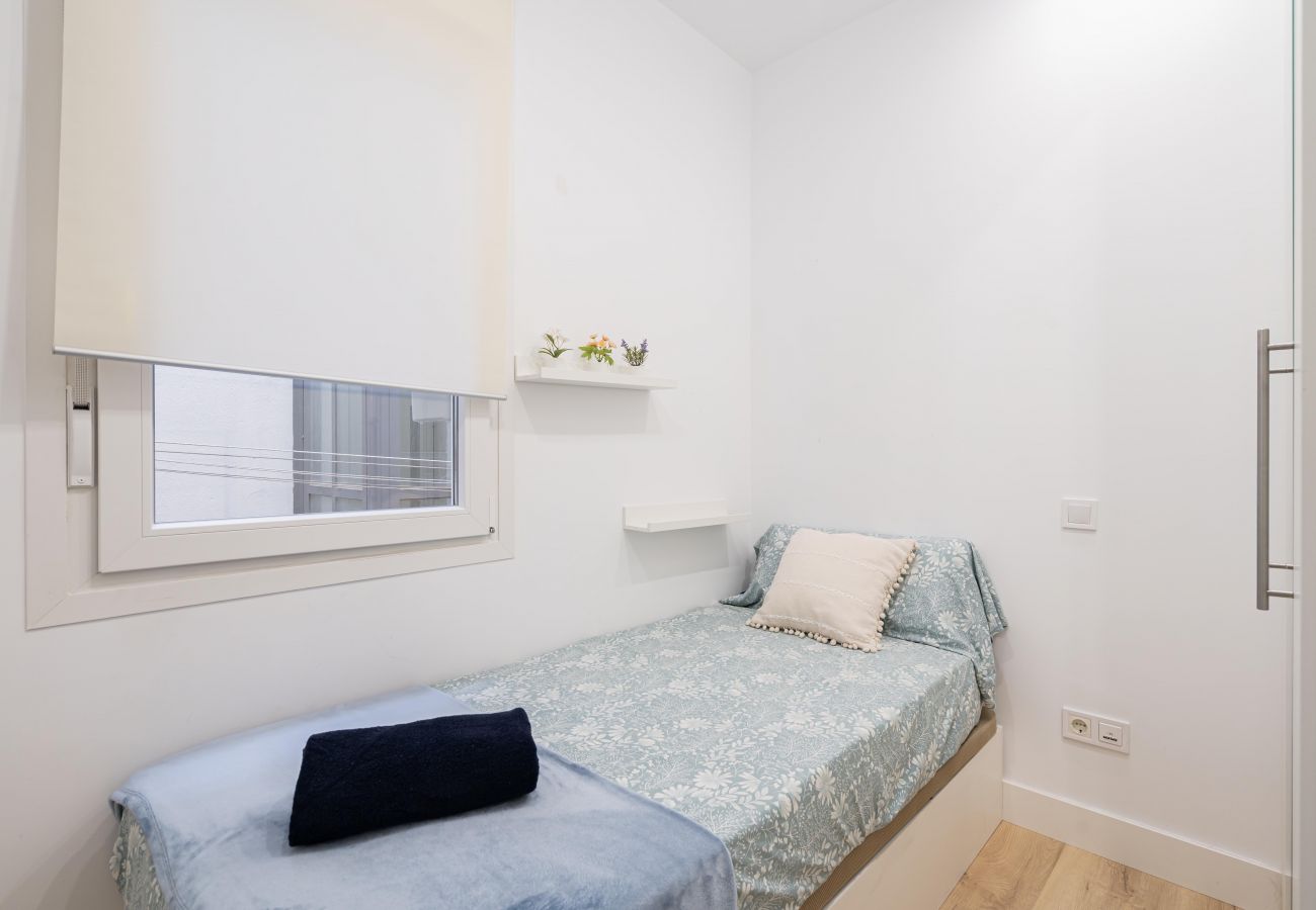 Apartment in Madrid - Cuatro Caminos Mercado Maravillas GRL3