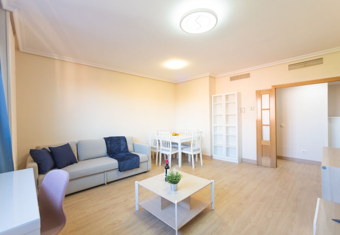 Apartment in Madrid - Amplio y luminoso ap. Orcasitas BEA25