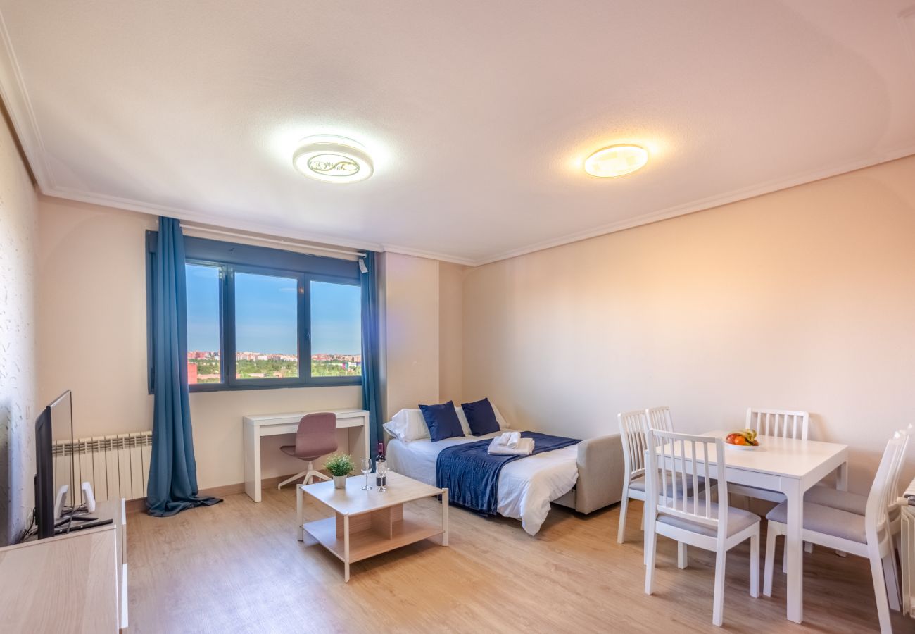 Apartment in Madrid - Amplio y luminoso ap. Orcasitas BEA25