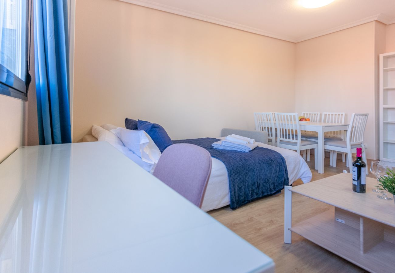 Apartment in Madrid - Amplio y luminoso ap. Orcasitas BEA25