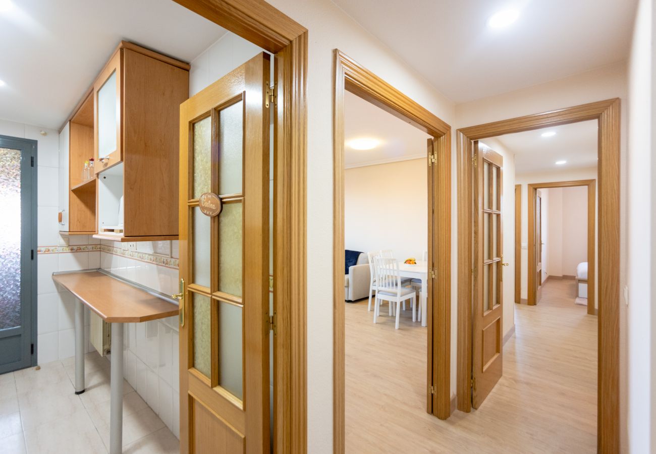Apartment in Madrid - Amplio y luminoso ap. Orcasitas BEA25